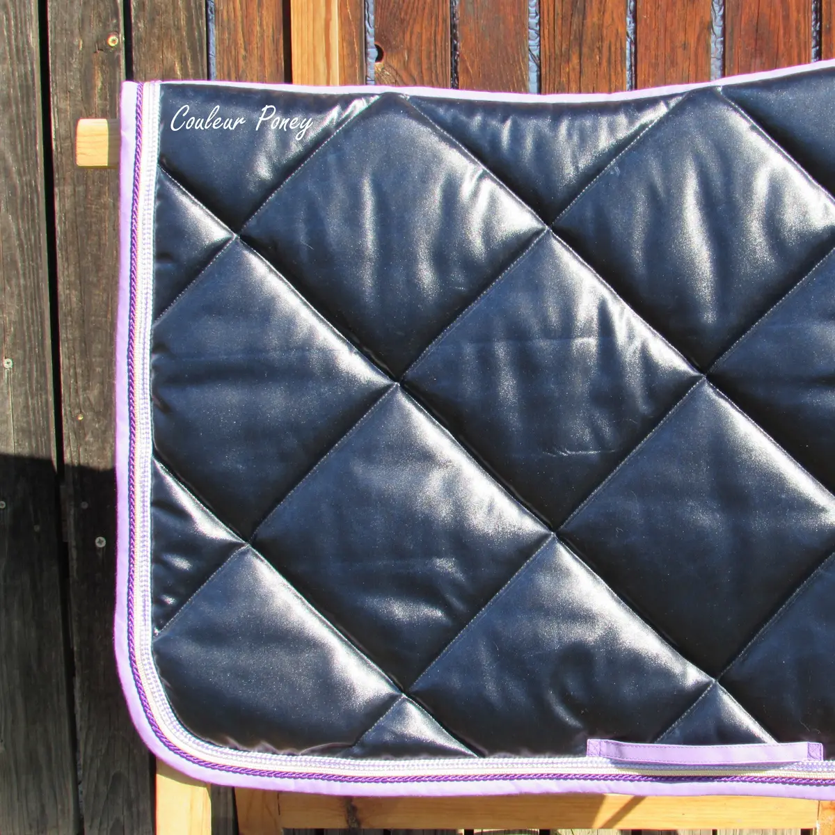 Tapis de selle dressage mauve