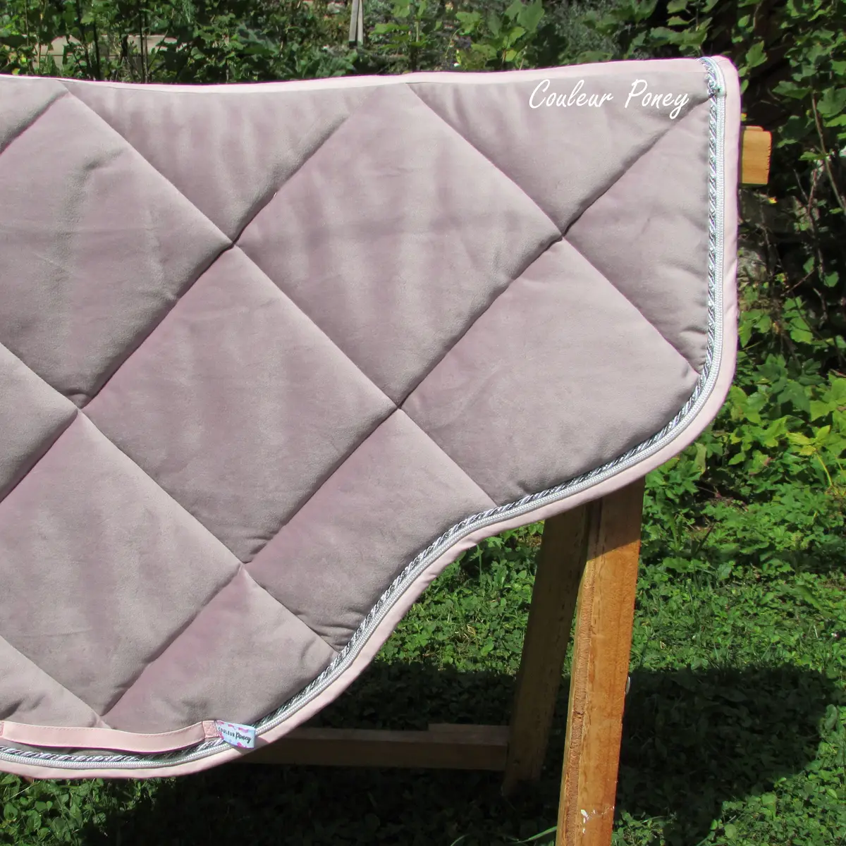 Tapis de selle pour cheval velours mauve