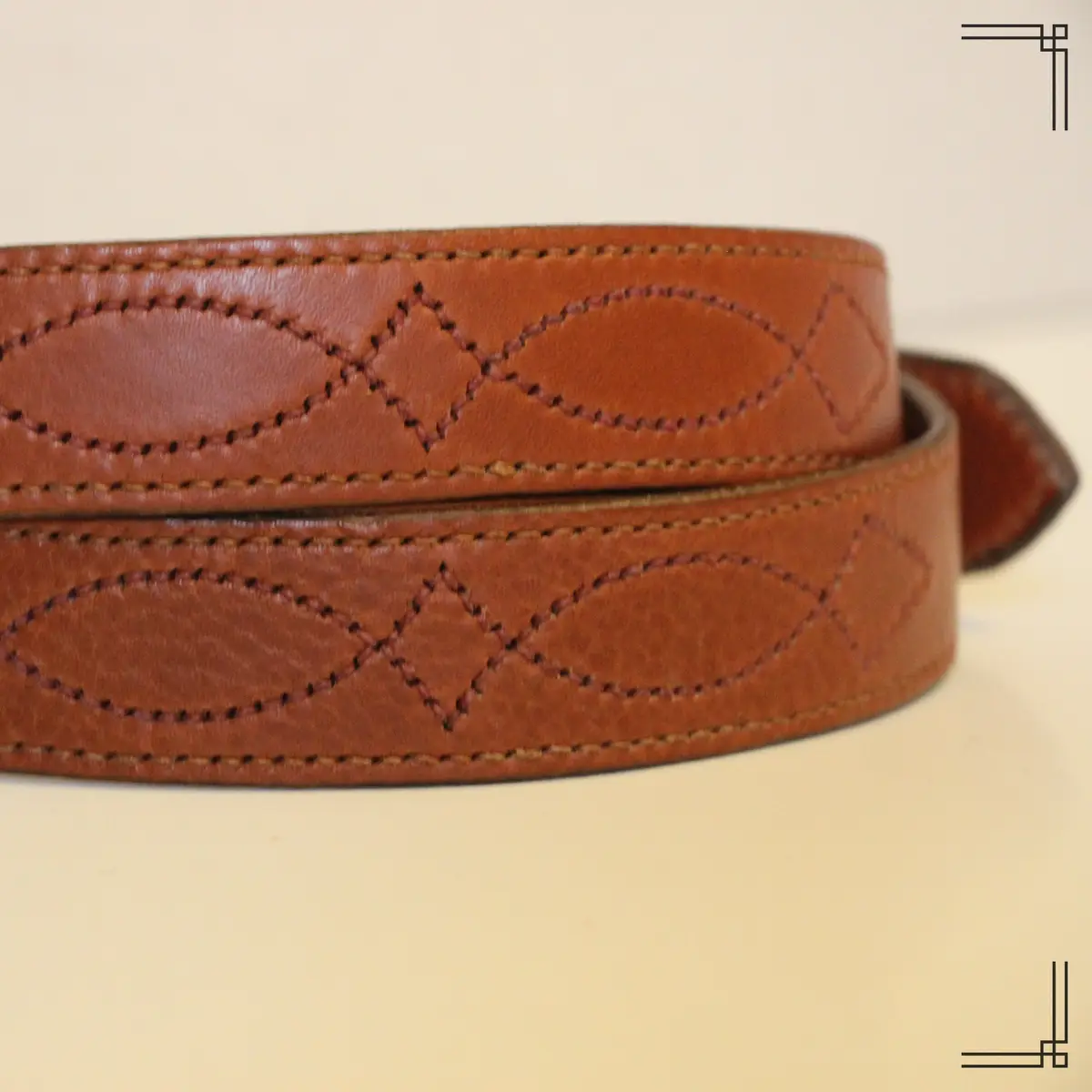 Belt with hand-stitching in hemp thread 2