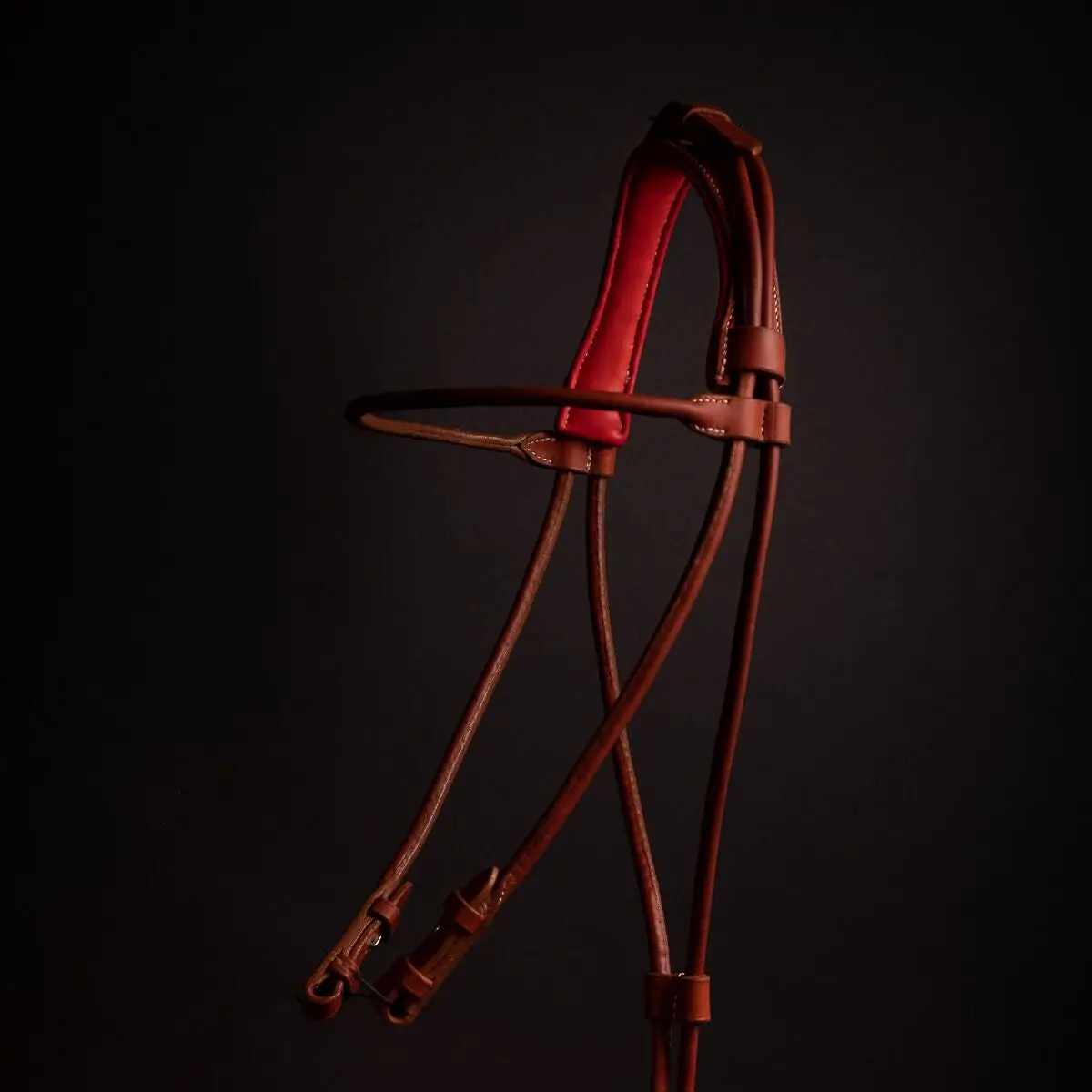 Round-stitched outdoor snaffle bridle