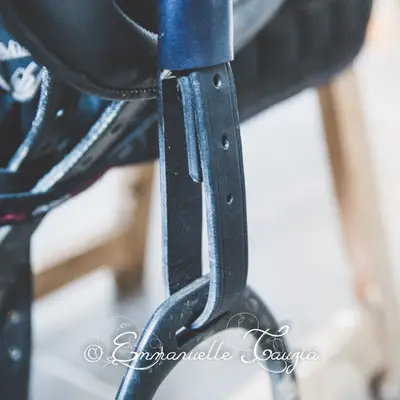 Single branch stirrup leathers 1