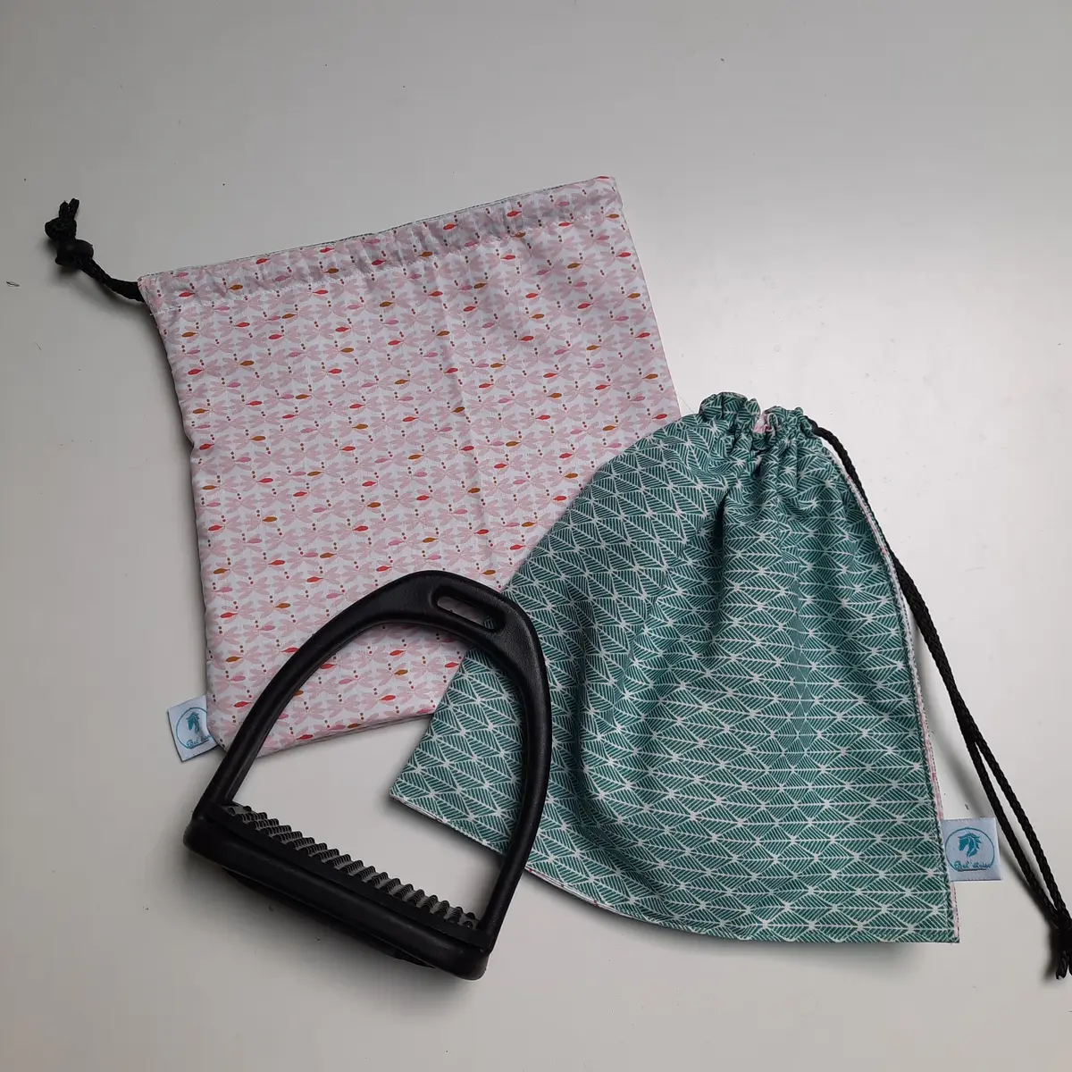 2-in-1 stirrup bags/covers