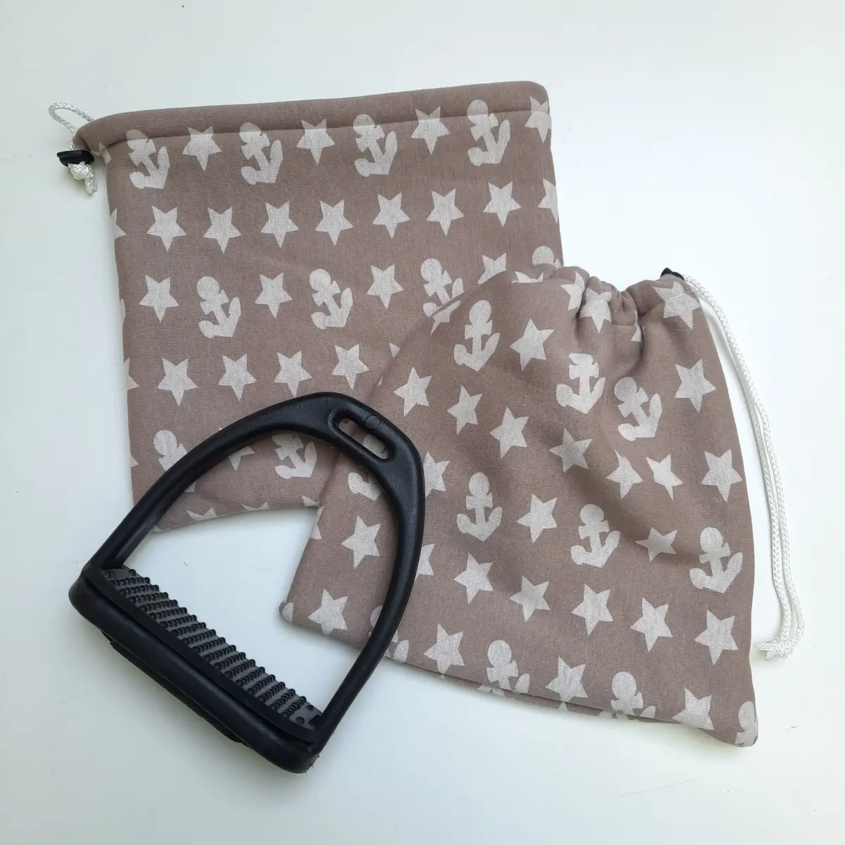 Pochettes / housses d'étriers polaire marron étoiles