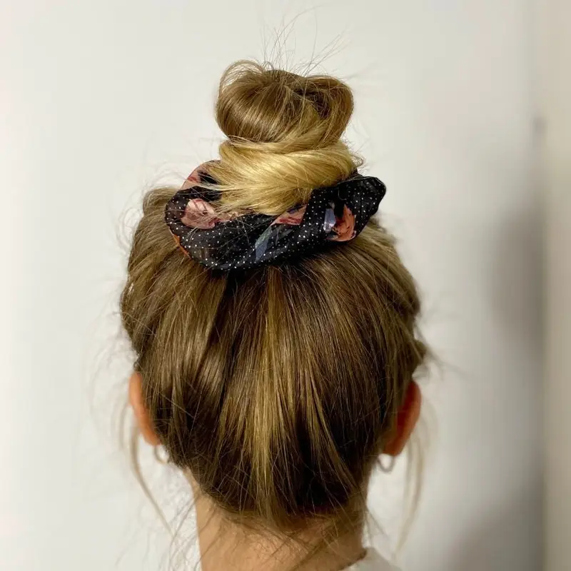 Lilou floral scrunchie 4