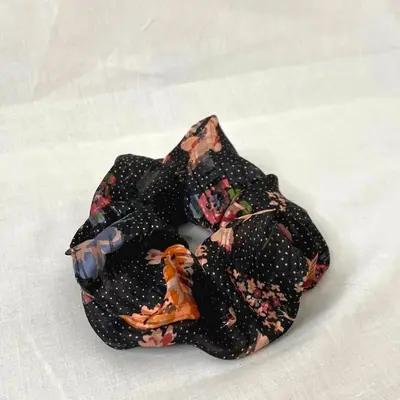 Lilou floral scrunchie 5