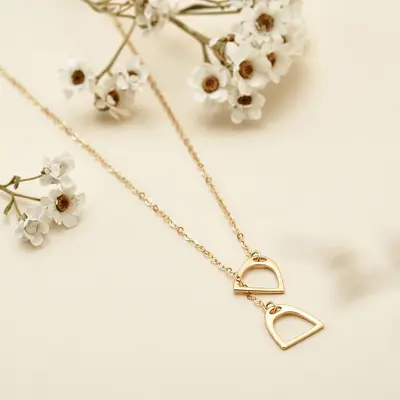 Mustang necklace 2