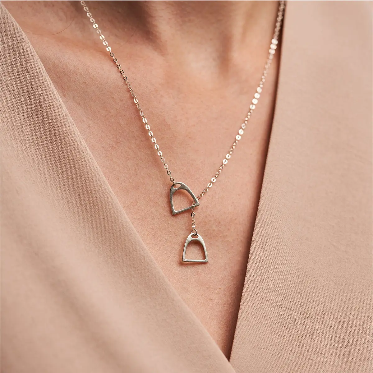 Mustang necklace 7
