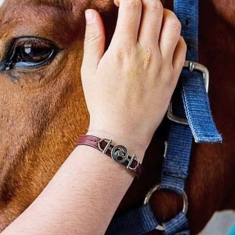 Horse's head leather bracelet 2
