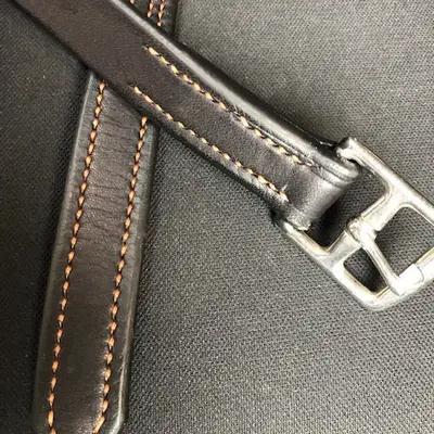 Stretched leather stirrup leathers 2