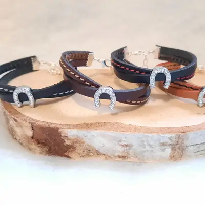 Horseshoe bracelet 1