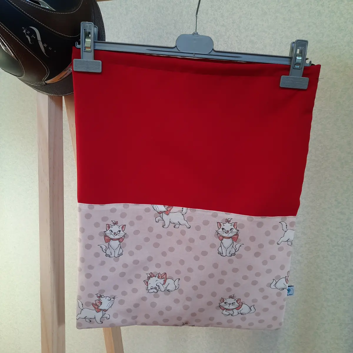 Two-tone red marie helmet bag