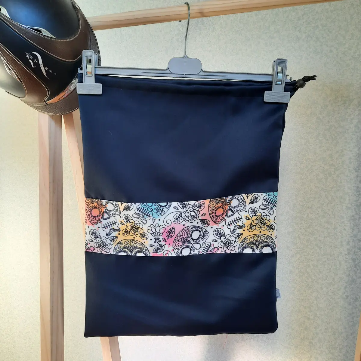 Two-tone navy coco helmet bag
