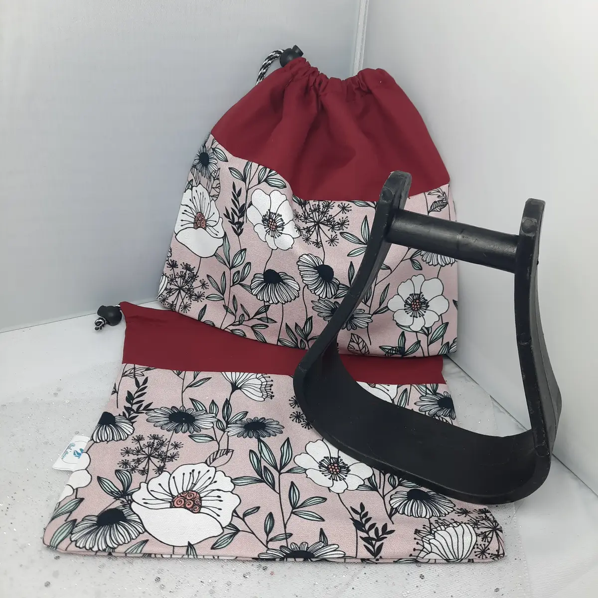 Pochettes / housses d'étriers bi bordeaux maxi flowers