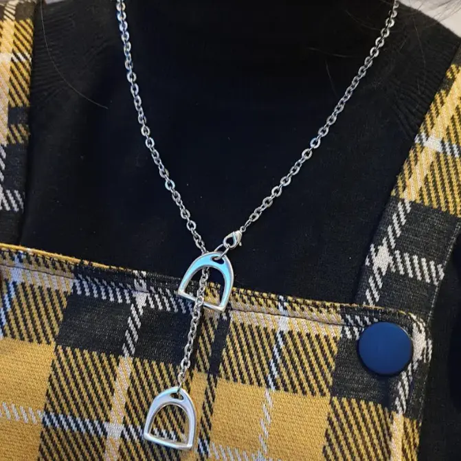 Stirrup chain necklace 2