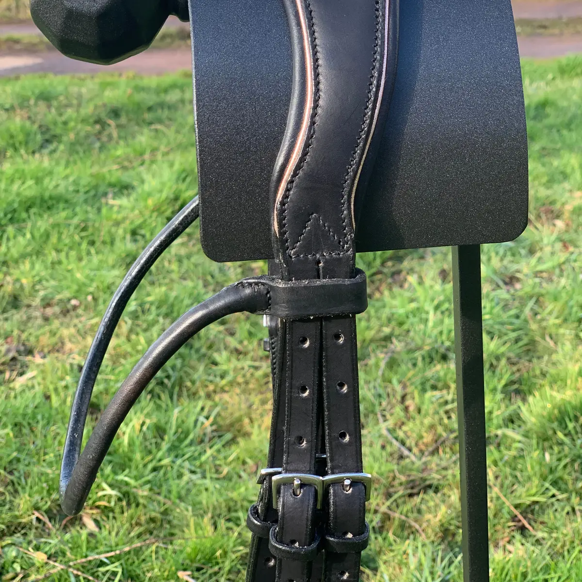 Hand-stitched dressage bridle 2