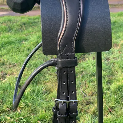 Hand-stitched dressage bridle 2