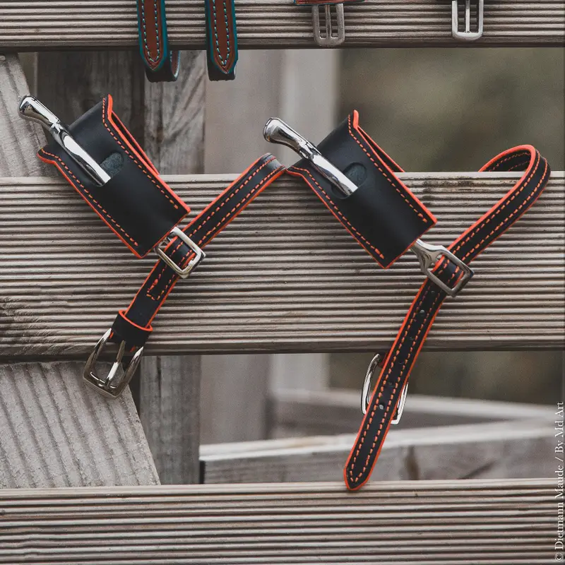 Spur straps