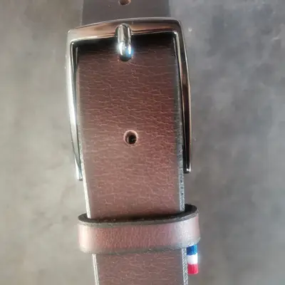 Sleek leather belt 2