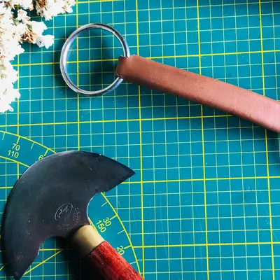 Natural round leather bit 1