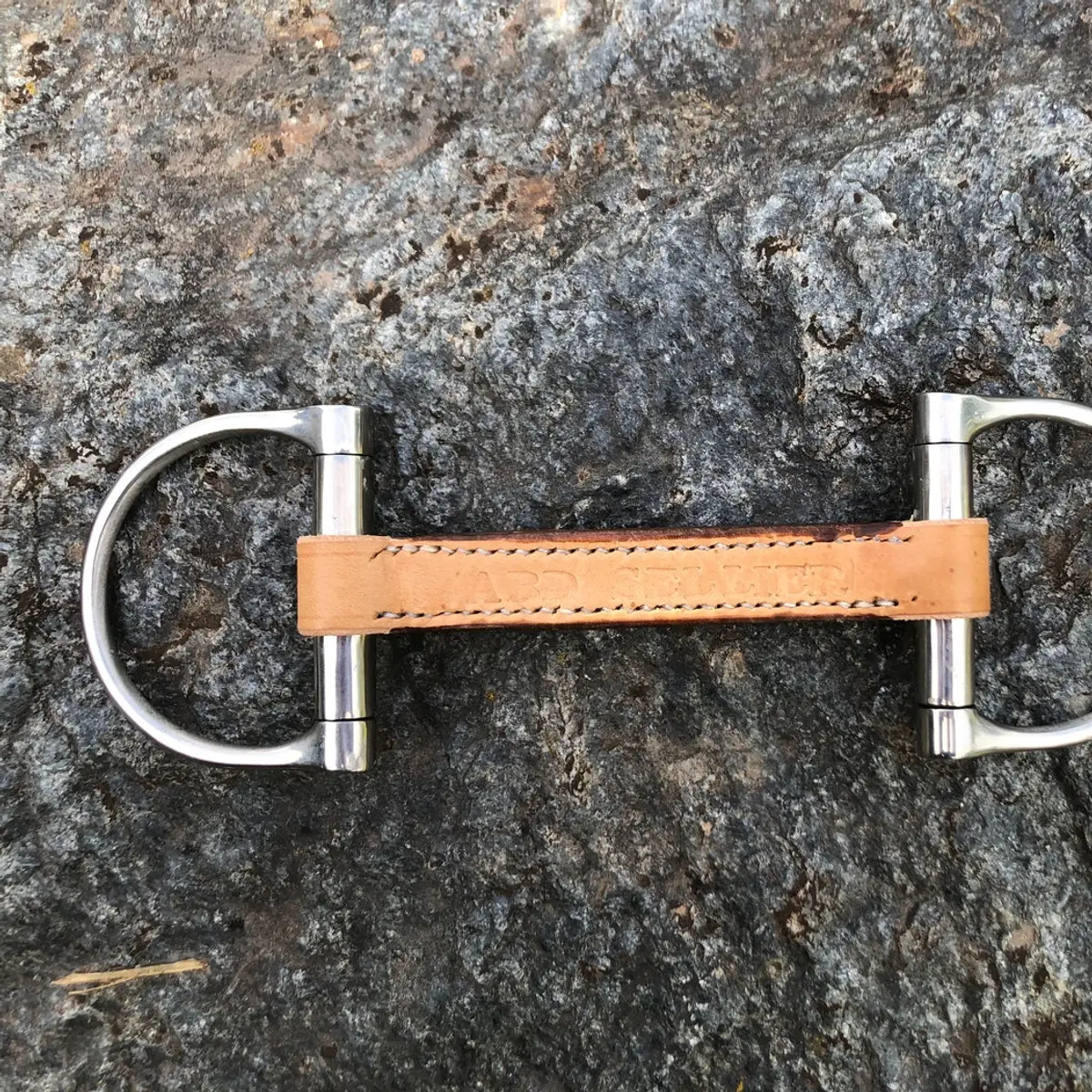 Verdun leather right bite