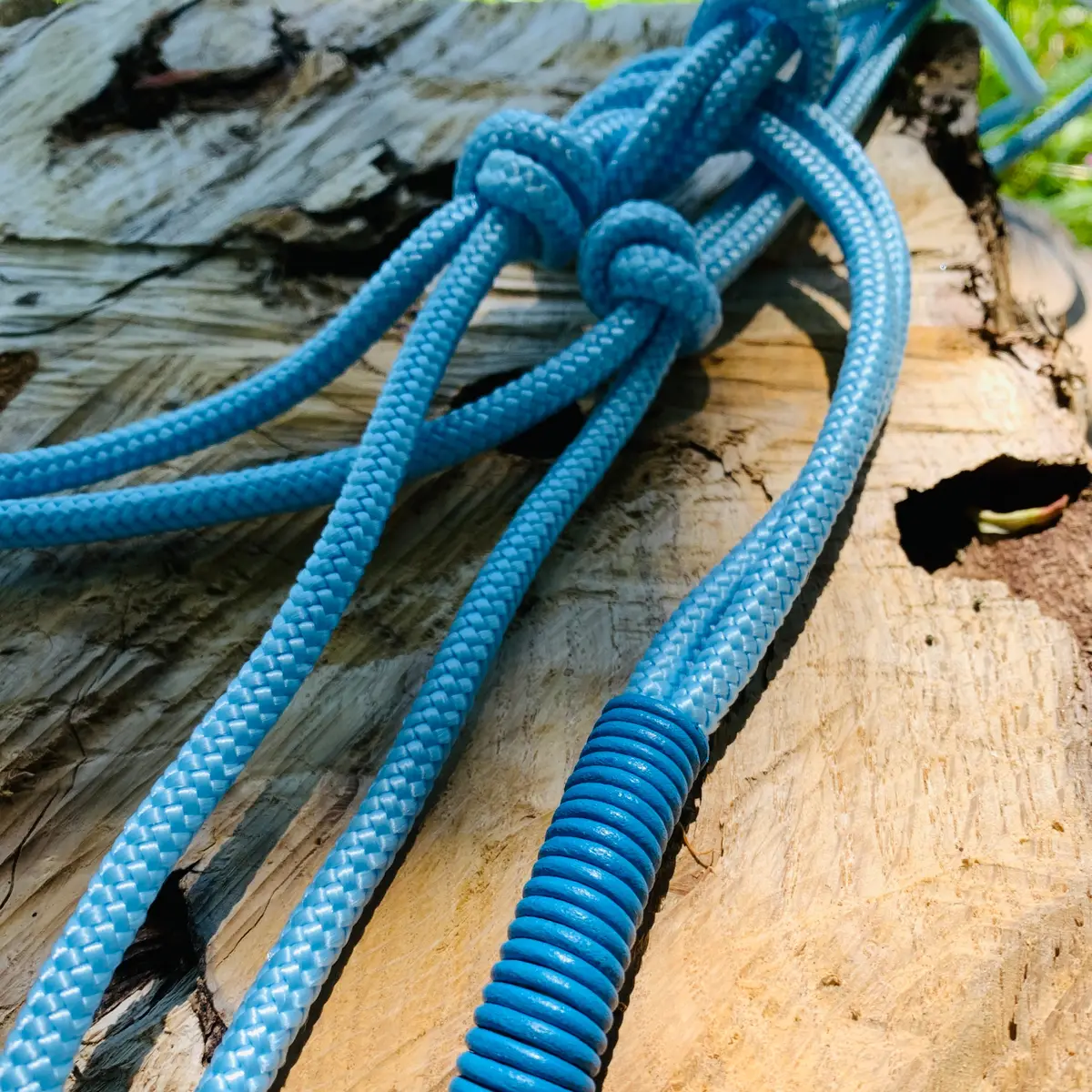 Hand-tied rope halter 3